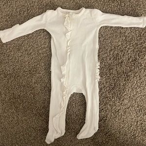 spearmintlove waffle ruffle footie with bow